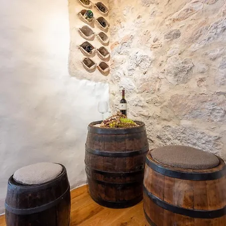 Stara Kuca - Old Stone House Villa