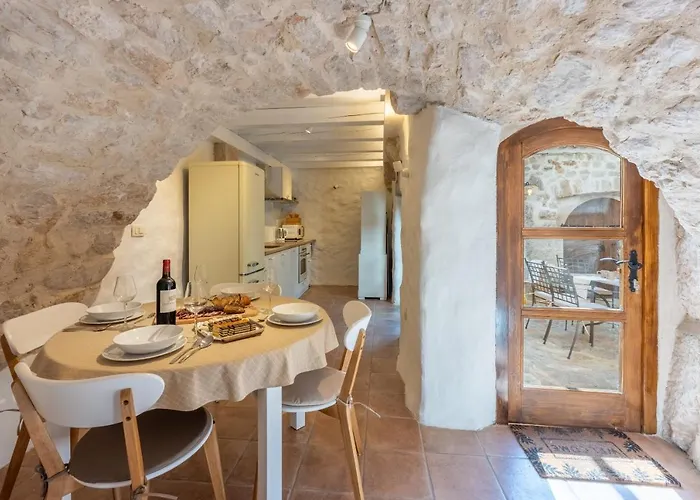 ヴィラ Stara Kuca - Old Stone House