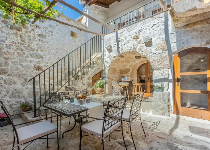 Stara Kuca - Old Stone House