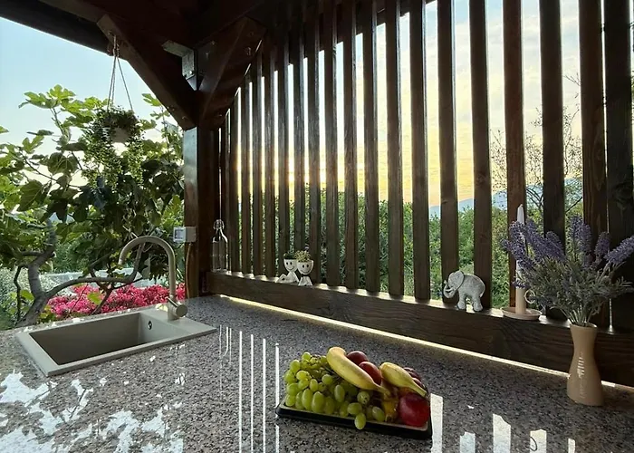 Stara Kuca - Old Stone House *