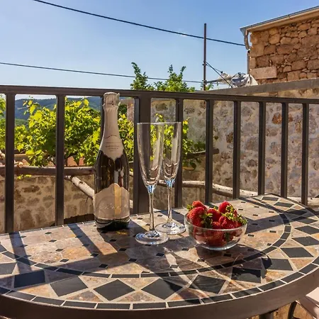 Stara Kuca - Old Stone House *