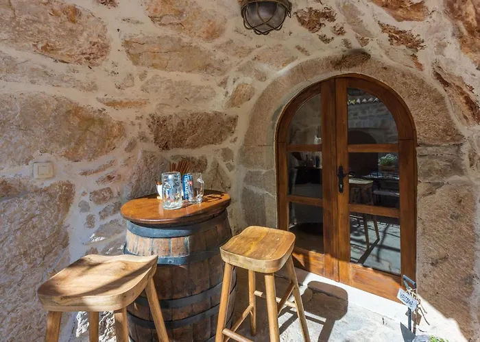 Vilă Stara Kuca - Old Stone House