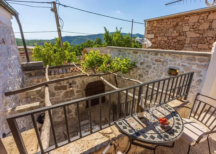 Stara Kuca - Old Stone House Vilă